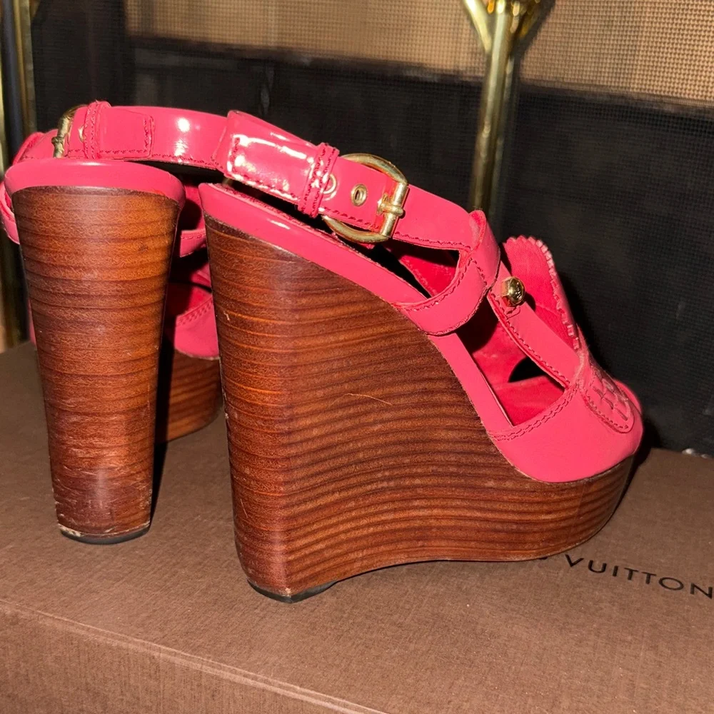 Louis Vuitton Red wooden Wedge Sandals - Picture 5 of 11